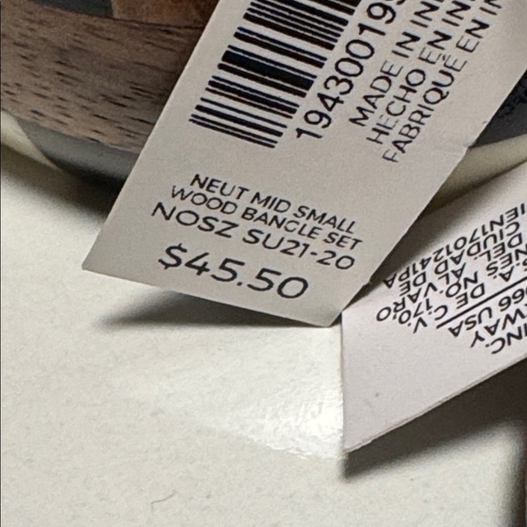 Chico's Black, Cream & Wood Inlay Bangle Set. (BR222) - Picture 14 of 14